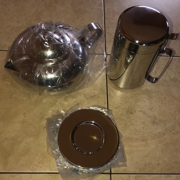 26 piece Zepter International tea pot, 12 plates/ 12 teacups coaster & cream pot - Picture 2 of 12